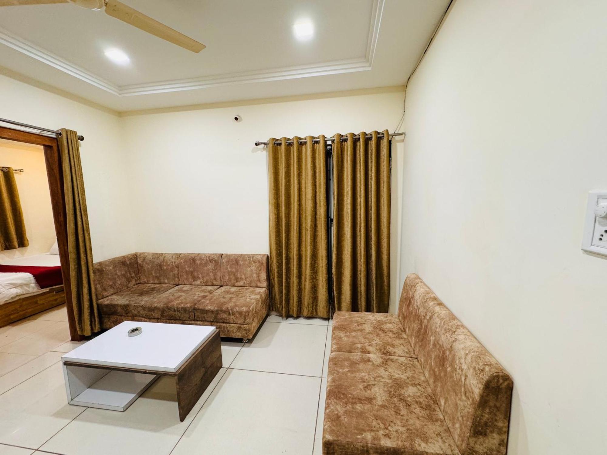 Home Escape 1Bhk Apartment Near Bombay Hospital Indore Eksteriør bilde